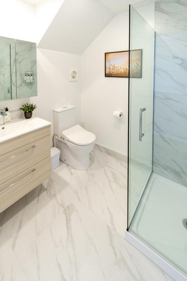 クライストチャーチUpper Riccarton Dream - 2 Bed 2 Bath W/Carparkアパートメント エクステリア 写真